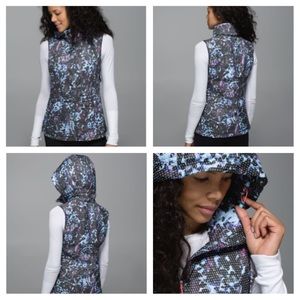 Lululemon Pack-It Vest Floral Sport Tranquil Blue Multi Size 6